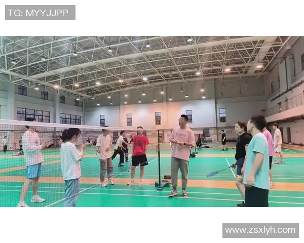 南京羽毛球队团队协作探秘:如何在赛场上实现完美配合与默契合作 南京羽毛球队团队协作探秘:如何在赛场上实现完美配合与默契合作