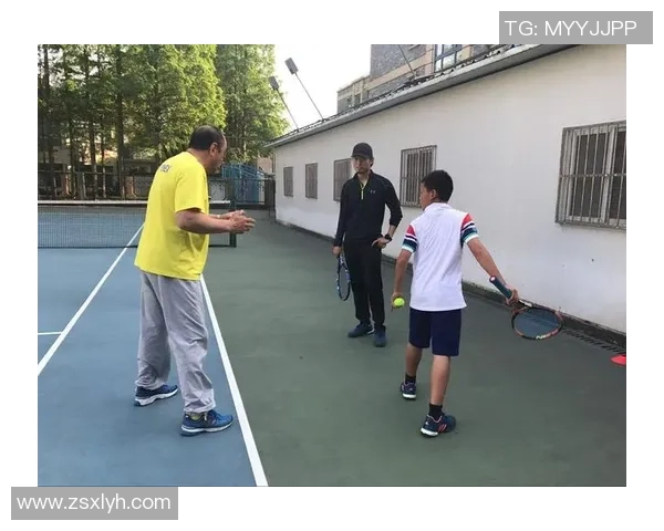 周静专访：从青涩少年到网球明星的成长之路回顾